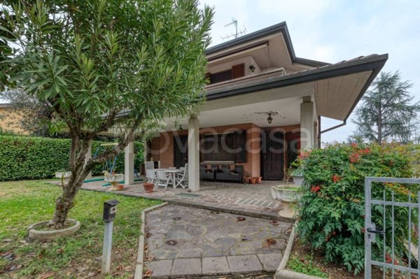 casa indipendente a San Lazzaro di Savena in zona Martiri di Pizzocalvo