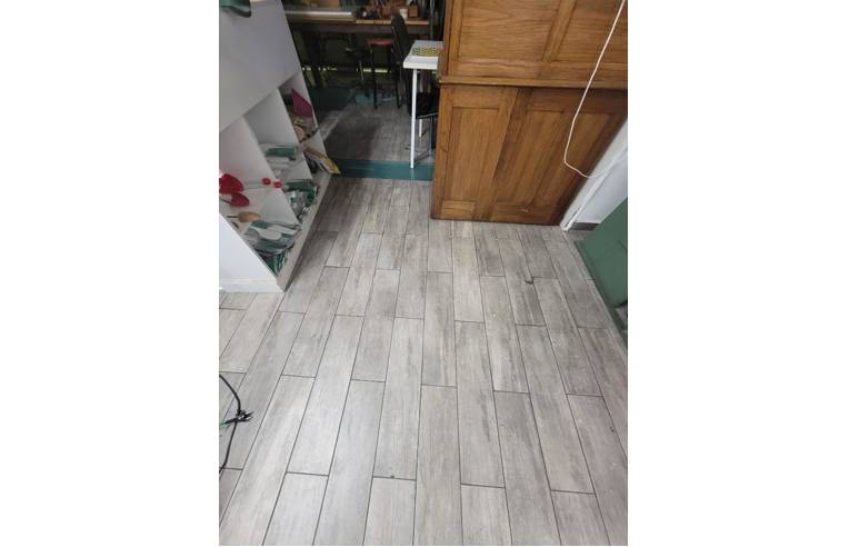 locale commerciale in vendita a San Lazzaro di Savena in zona Idice