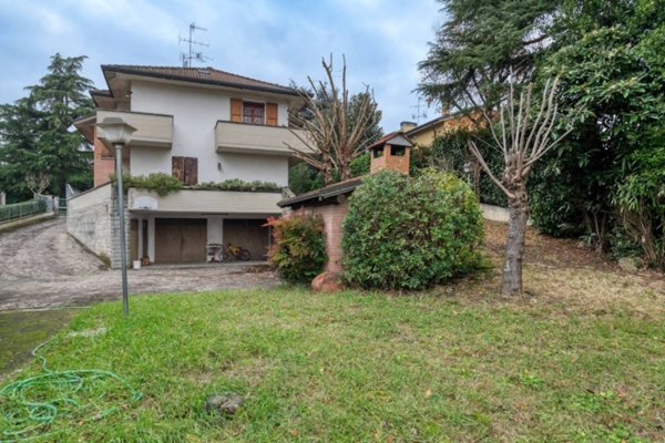 casa indipendente a San Lazzaro di Savena in zona Martiri di Pizzocalvo
