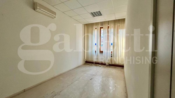 ufficio in vendita a San Lazzaro di Savena
