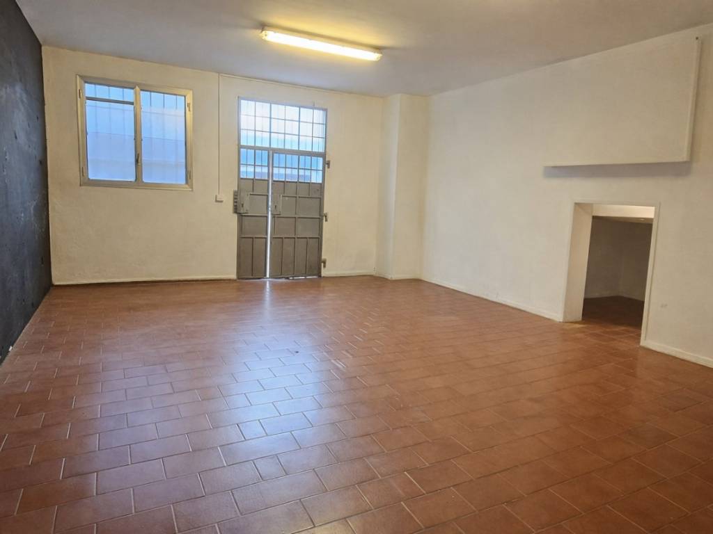negozio in vendita a San Lazzaro di Savena