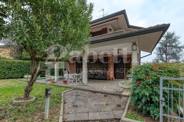 casa indipendente a San Lazzaro di Savena in zona Martiri di Pizzocalvo