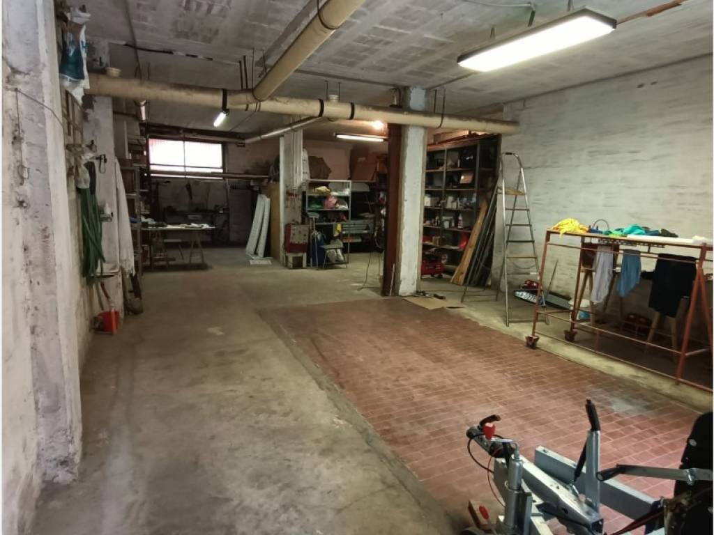 locale di sgombero in vendita a San Lazzaro di Savena