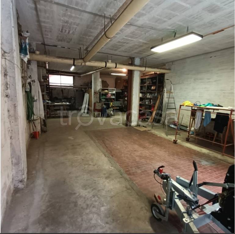 locale di sgombero in vendita a San Lazzaro di Savena