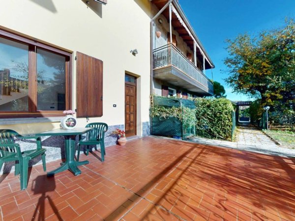 casa indipendente a San Lazzaro di Savena in zona Martiri di Pizzocalvo