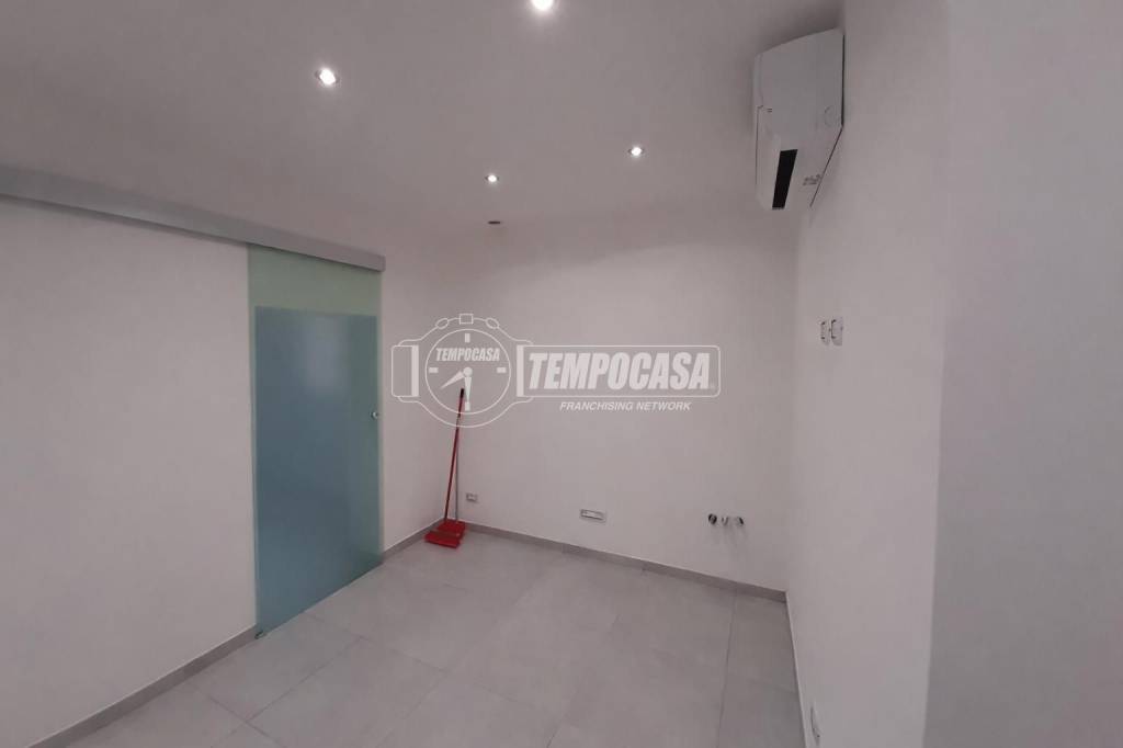 locale commerciale in vendita a San Lazzaro di Savena in zona Idice