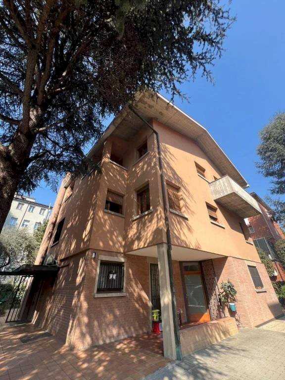 casa indipendente in vendita a San Lazzaro di Savena