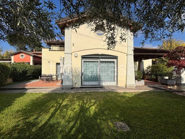 casa indipendente a San Lazzaro di Savena in zona Martiri di Pizzocalvo