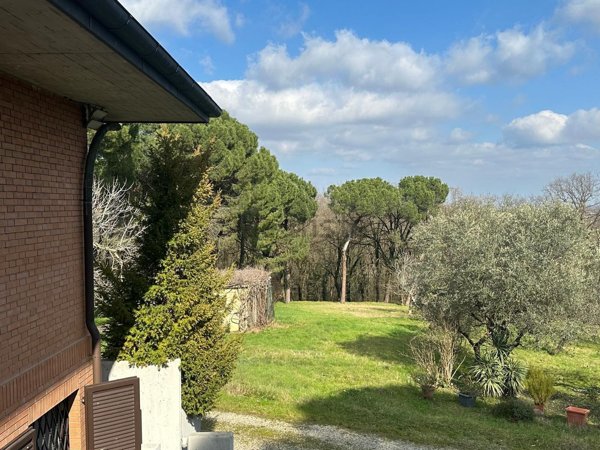 casa indipendente a San Lazzaro di Savena in zona Martiri di Pizzocalvo