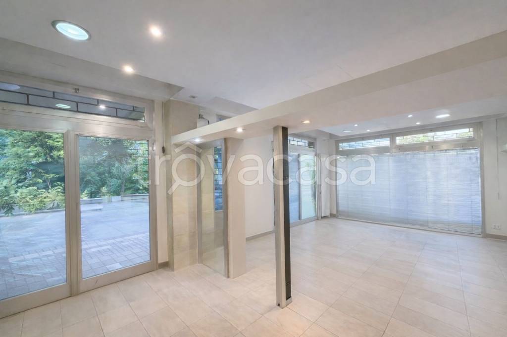 negozio in vendita a San Lazzaro di Savena