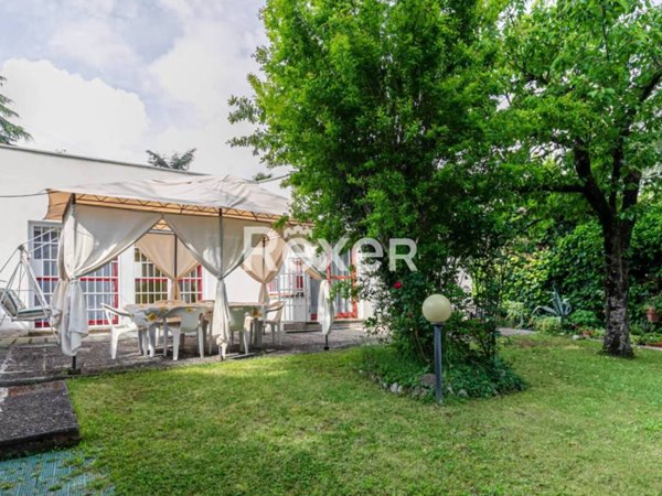 casa indipendente a San Lazzaro di Savena in zona Martiri di Pizzocalvo