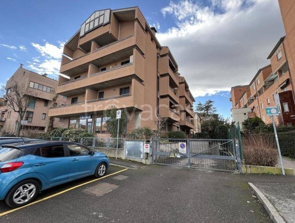 locale commerciale in vendita a San Lazzaro di Savena