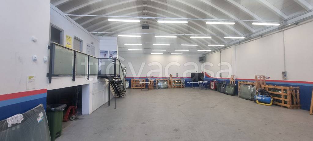 locale commerciale in vendita a San Lazzaro di Savena