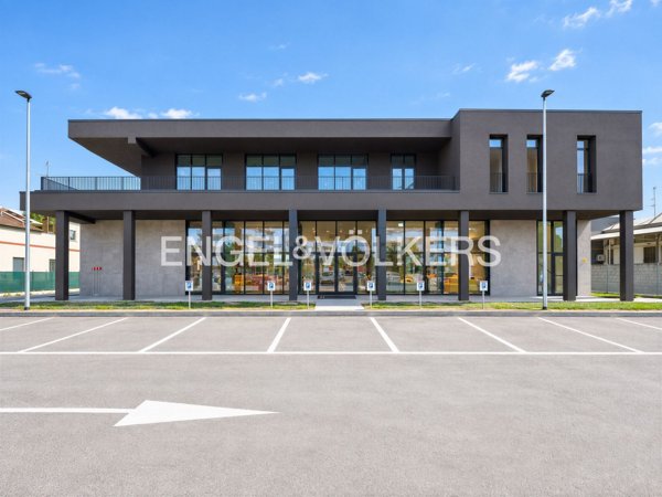 locale commerciale in vendita a San Lazzaro di Savena