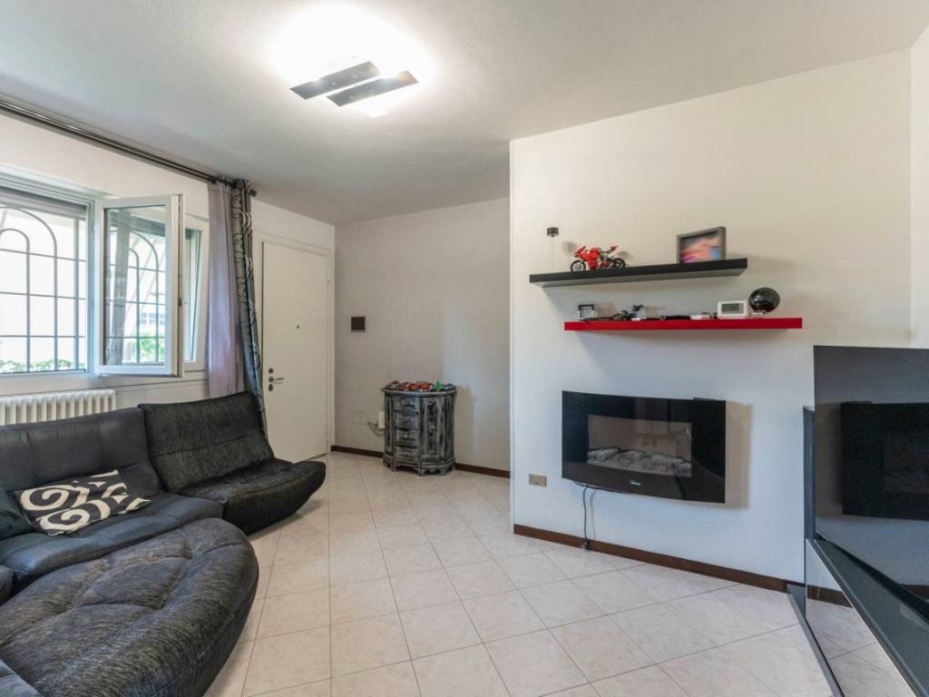 casa indipendente in vendita a San Pietro in Casale in zona Rubizzano