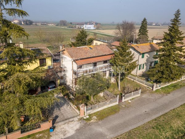 casa indipendente in vendita a San Pietro in Casale in zona Sant'Alberto
