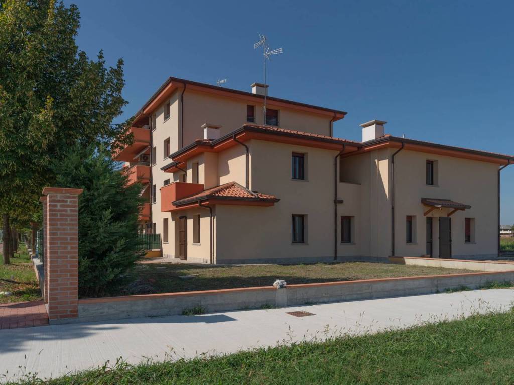 casa indipendente in vendita a San Pietro in Casale