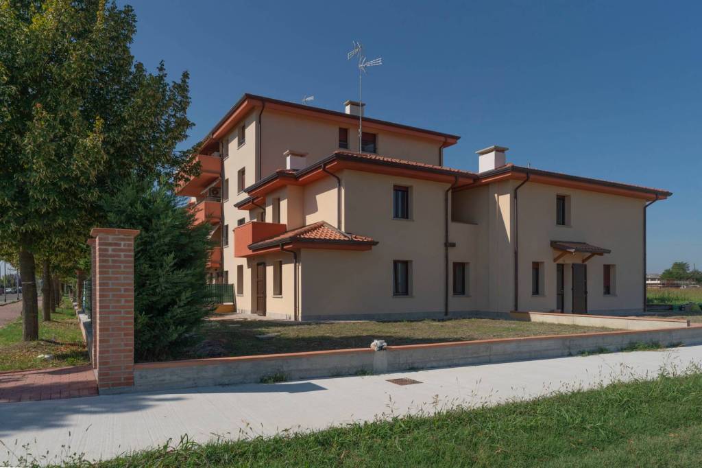 casa indipendente in vendita a San Pietro in Casale
