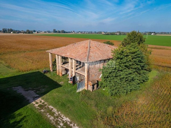 casa indipendente in vendita a San Pietro in Casale in zona Asia