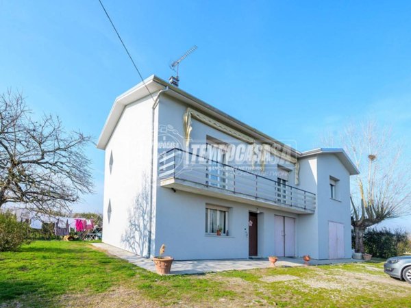 casa indipendente in vendita a San Pietro in Casale in zona Sant'Alberto
