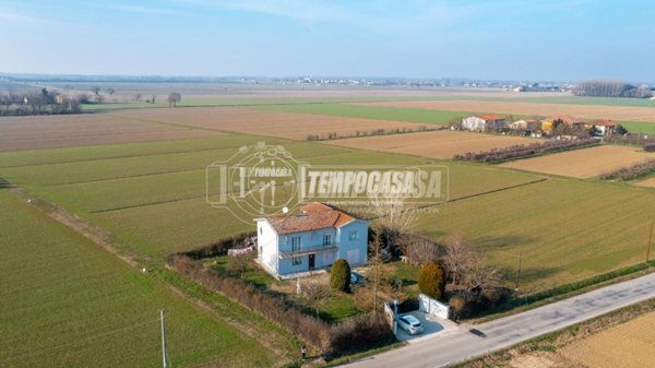 casa indipendente in vendita a San Pietro in Casale in zona Sant'Alberto