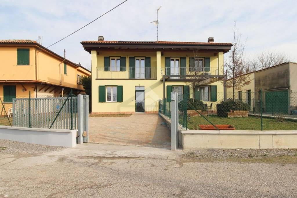 casa indipendente in vendita a San Pietro in Casale