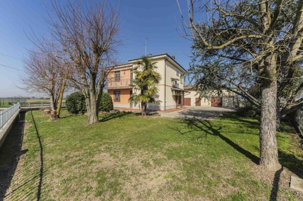 casa indipendente in vendita a San Pietro in Casale