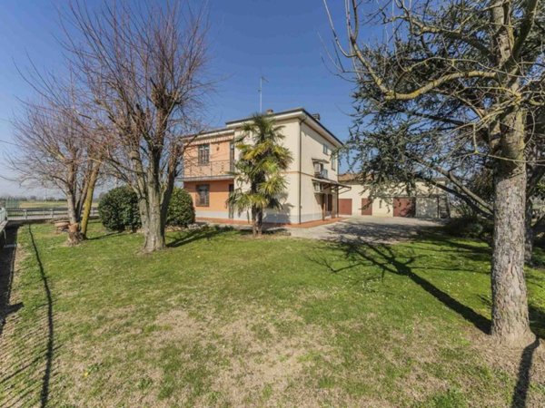 casa indipendente in vendita a San Pietro in Casale