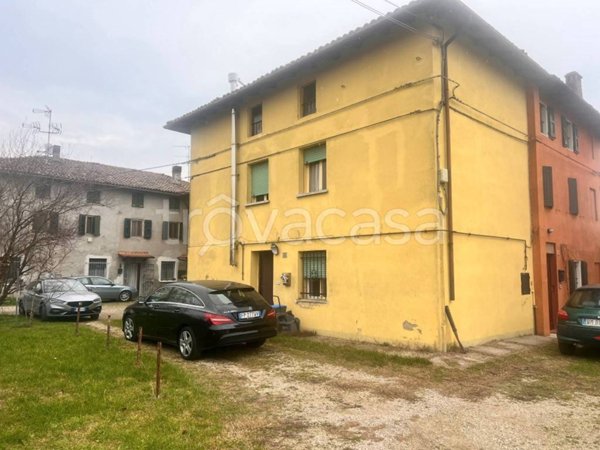 casa indipendente in vendita a San Pietro in Casale in zona Massumatico