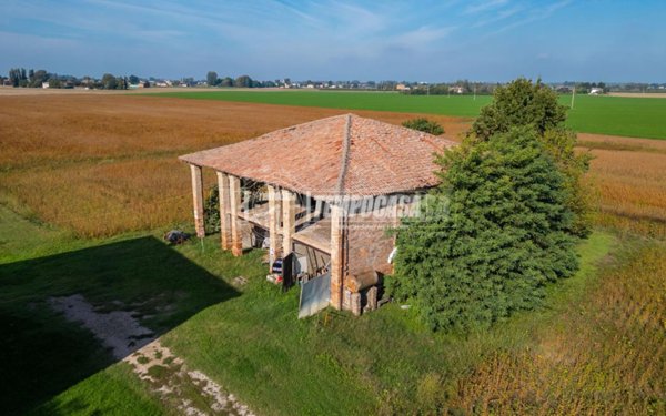 locale di sgombero in vendita a San Pietro in Casale in zona Asia