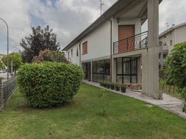 casa indipendente in vendita a San Pietro in Casale