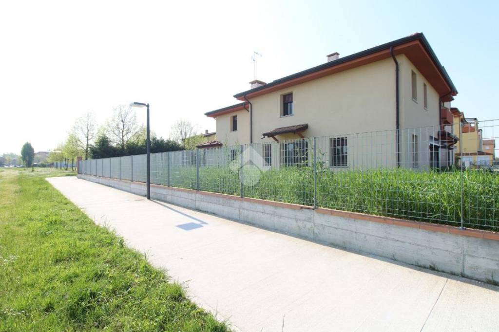 casa indipendente in vendita a San Pietro in Casale