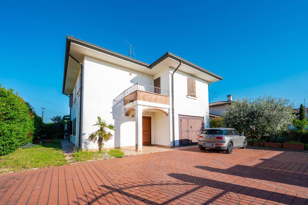 casa indipendente in vendita a San Pietro in Casale