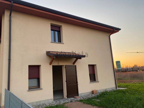 casa indipendente in vendita a San Pietro in Casale
