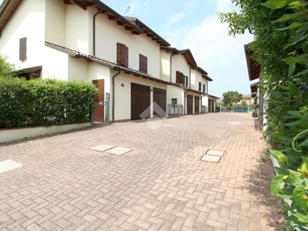 casa indipendente in vendita a San Pietro in Casale