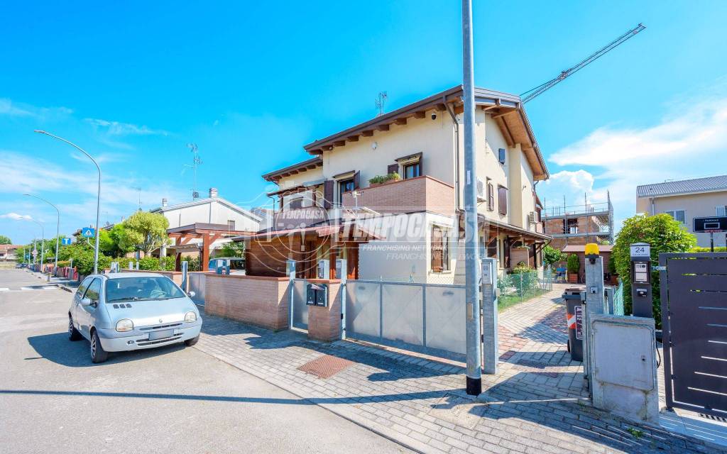 casa indipendente in vendita a San Pietro in Casale