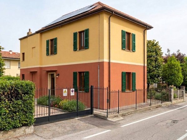 casa indipendente in vendita a San Pietro in Casale in zona Maccaretolo