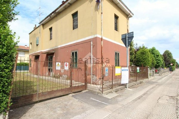 casa indipendente in vendita a San Pietro in Casale in zona Maccaretolo