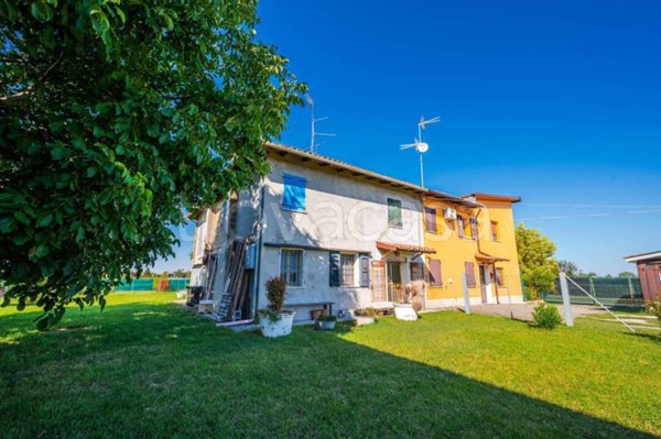 casa indipendente in vendita a San Pietro in Casale