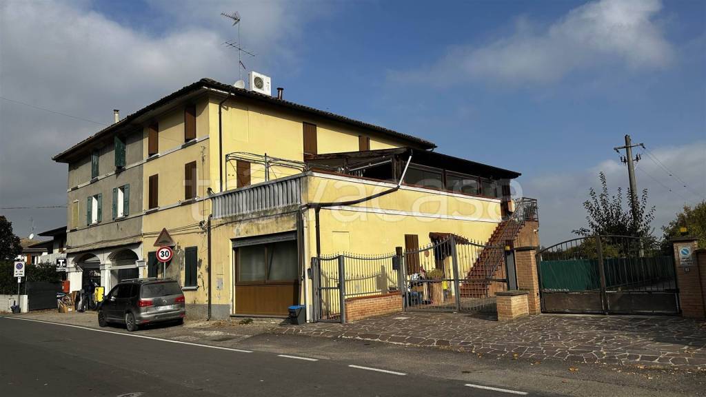 appartamento in vendita a San Pietro in Casale in zona Maccaretolo