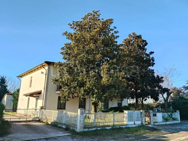 appartamento in vendita a San Pietro in Casale in zona Massumatico