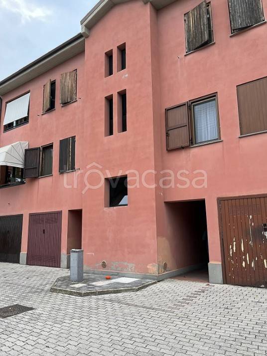 appartamento in vendita a San Pietro in Casale in zona Maccaretolo