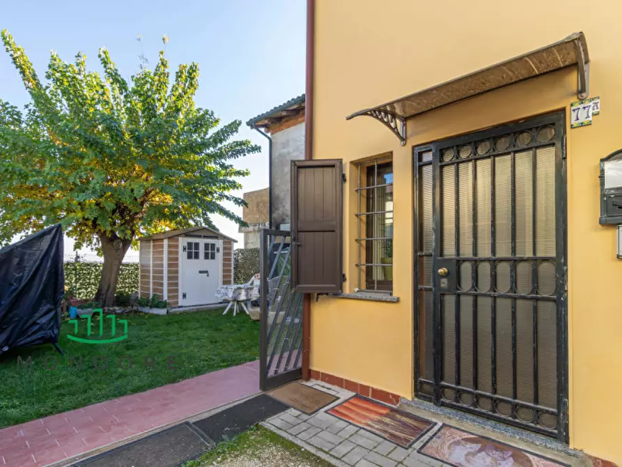 casa indipendente in vendita a San Pietro in Casale in zona Poggetto