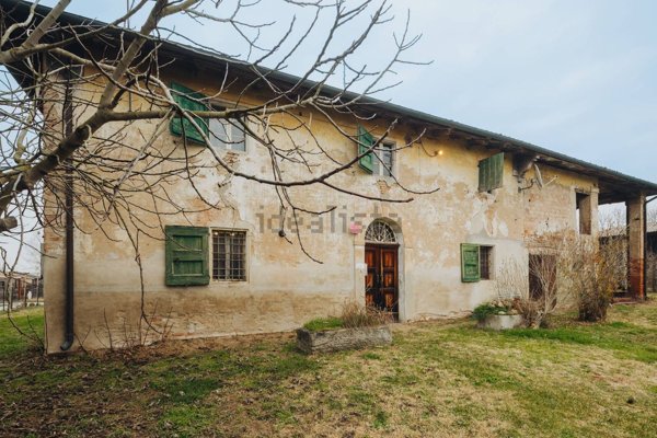 casa indipendente in vendita a San Pietro in Casale in zona Sant'Alberto