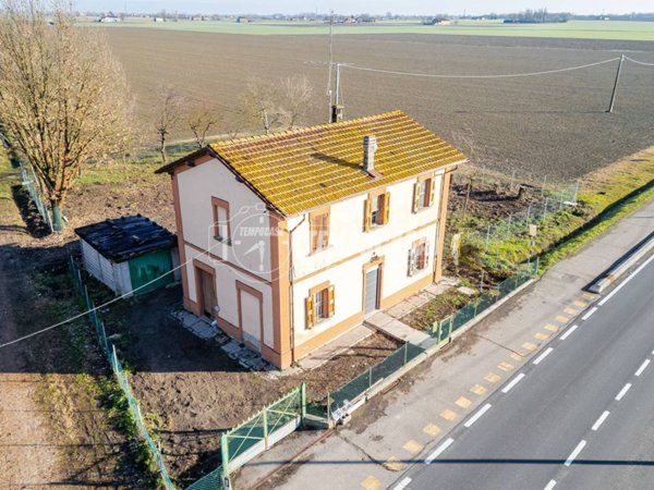 casa indipendente in vendita a San Pietro in Casale in zona San Benedetto