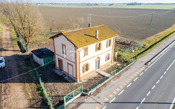 casa indipendente in vendita a San Pietro in Casale in zona San Benedetto