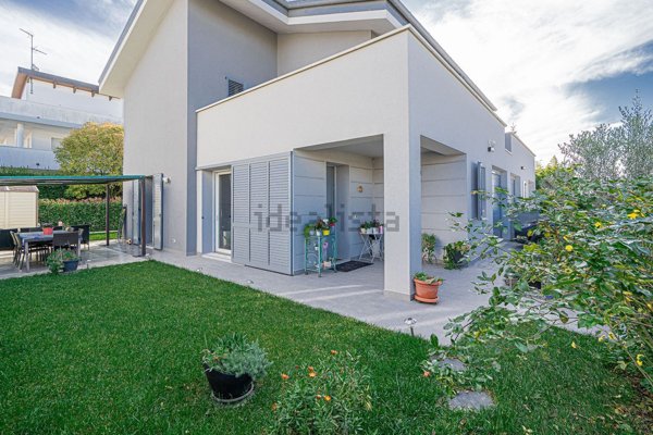 casa indipendente in vendita a San Pietro in Casale