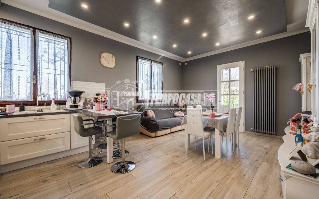 appartamento in vendita a San Pietro in Casale in zona Massumatico