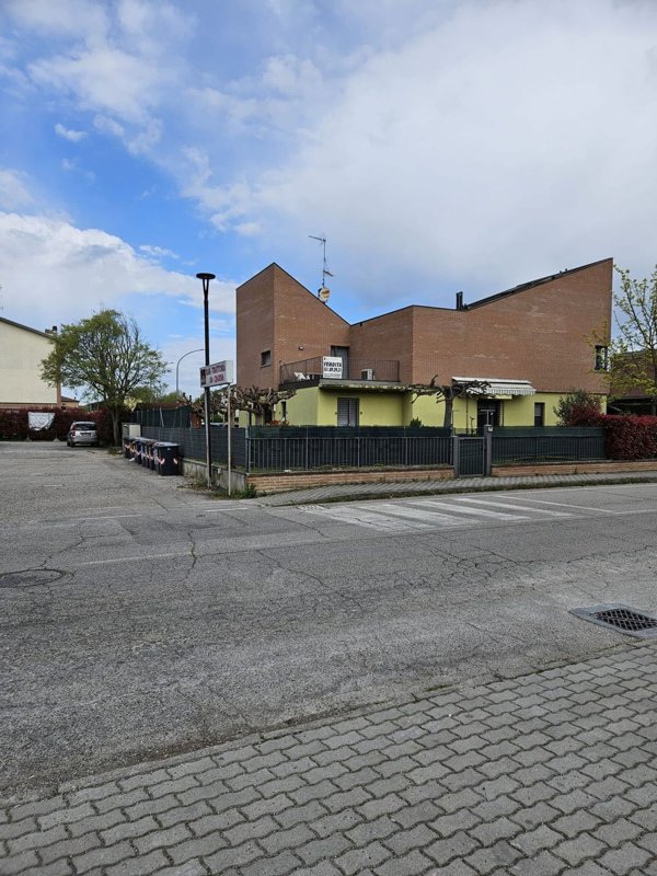 appartamento in vendita a San Pietro in Casale in zona Rubizzano