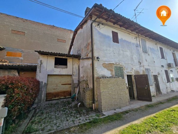 casa indipendente in vendita a San Pietro in Casale in zona Poggetto